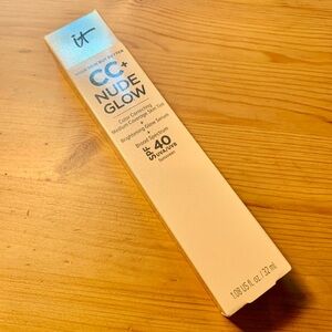 IT Cosmetics CC+ NUDE GLOW Lightweight Foundation + SPF 40